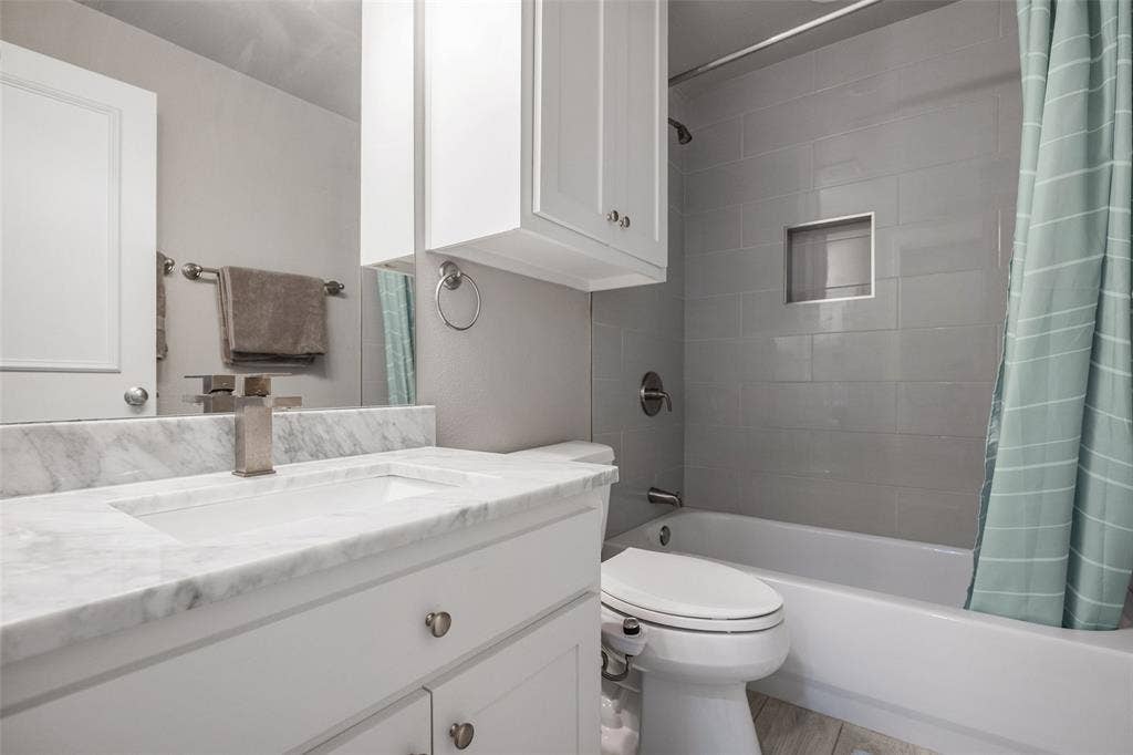 2707 Gaston Avenue, Dallas, TX 75226 2707 Gaston Avenue, Dallas, TX 75226