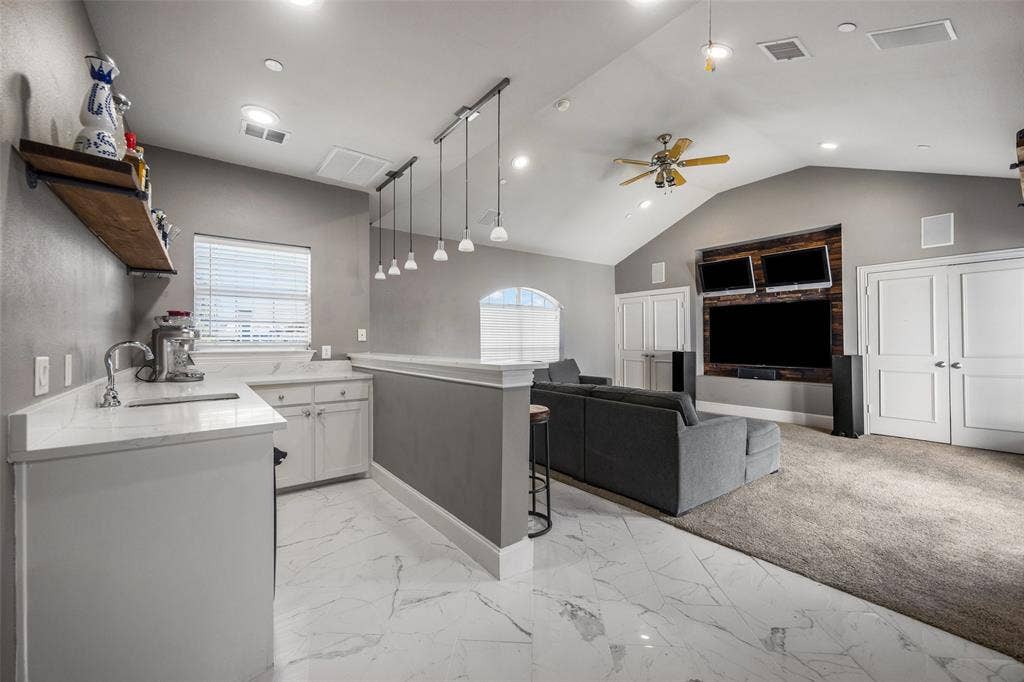 2707 Gaston Avenue, Dallas, TX 75226 2707 Gaston Avenue, Dallas, TX 75226