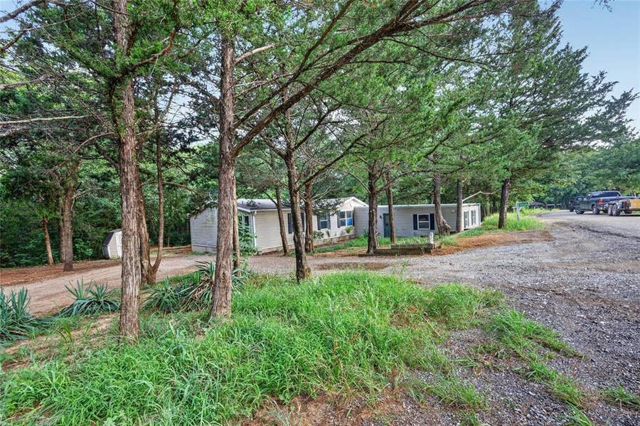 Property photo for 174 Cripple Minnow Bend, Pottsboro, TX