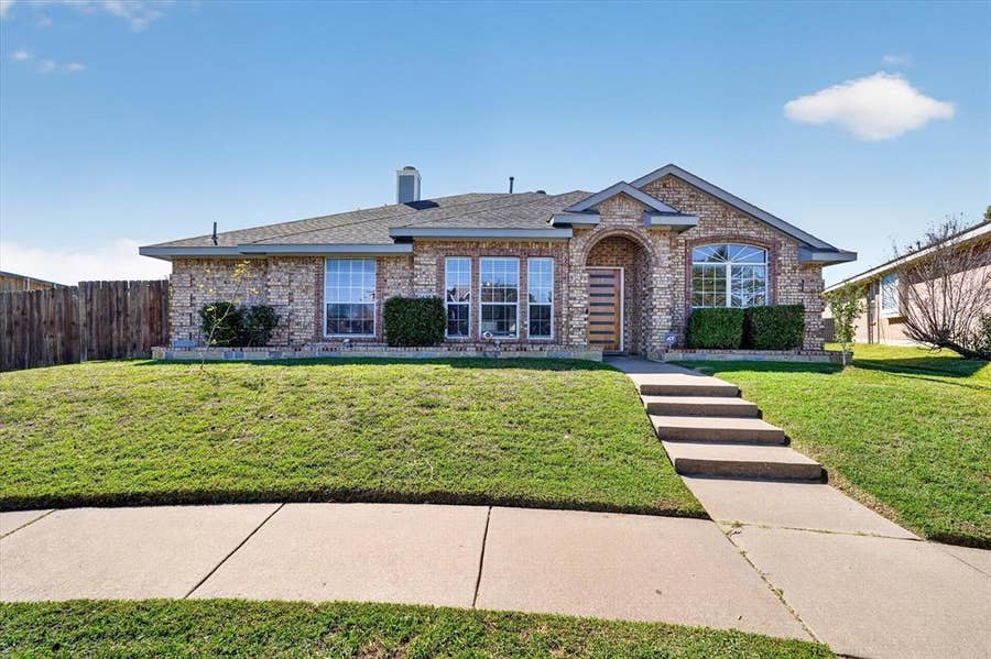 Property photo for 1425 Cardigan Lane, Lancaster, TX