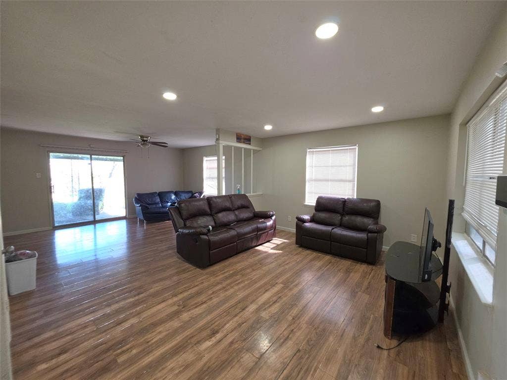 737 Rutgers Drive, Lancaster, TX 75134 737 Rutgers Drive, Lancaster, TX 75134