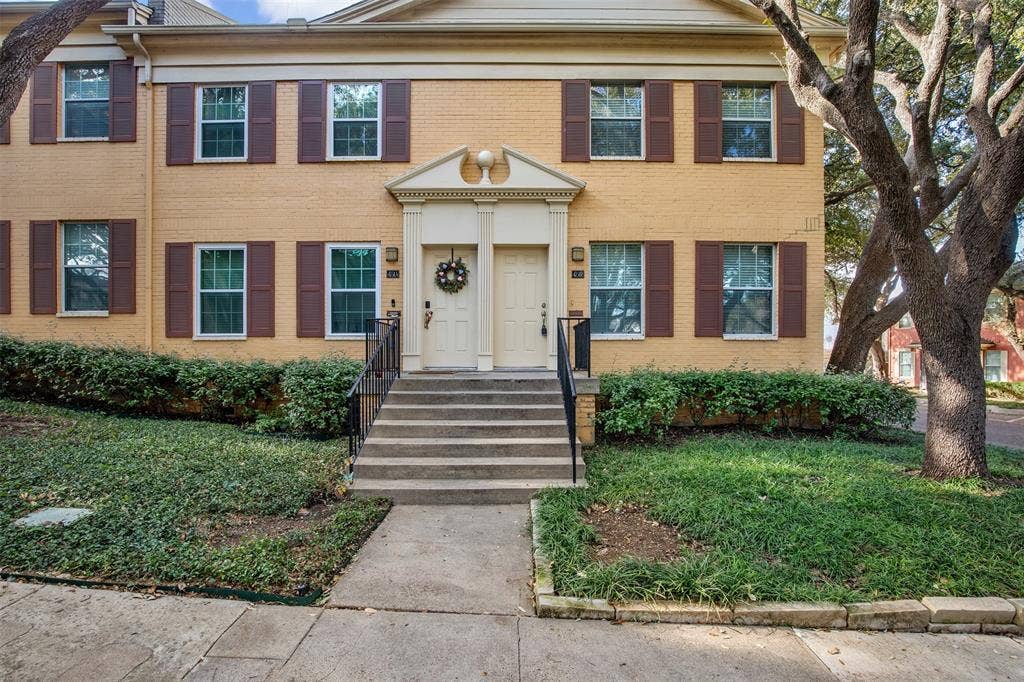 4751B Bradford Drive, Dallas, TX 75219