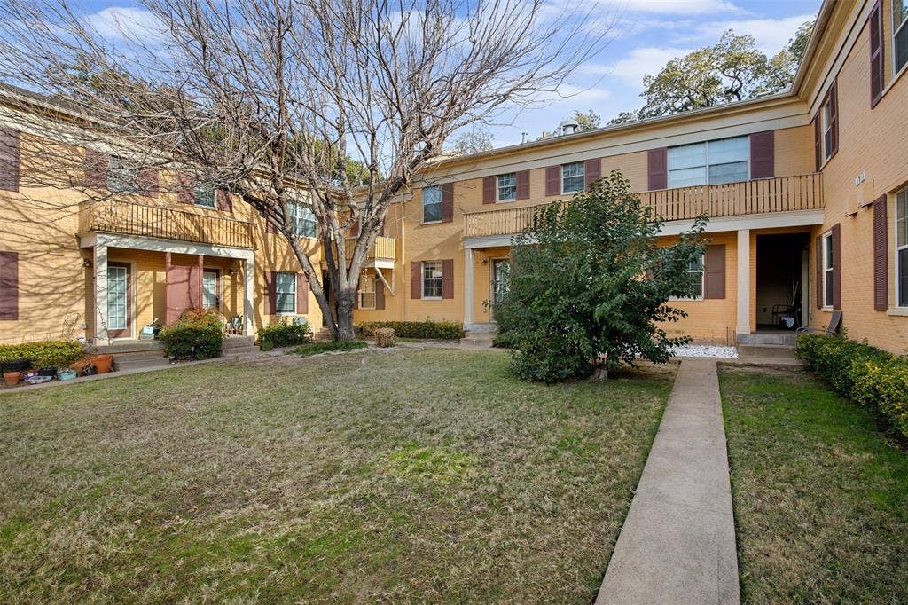 4751B Bradford Drive, Dallas, TX 75219