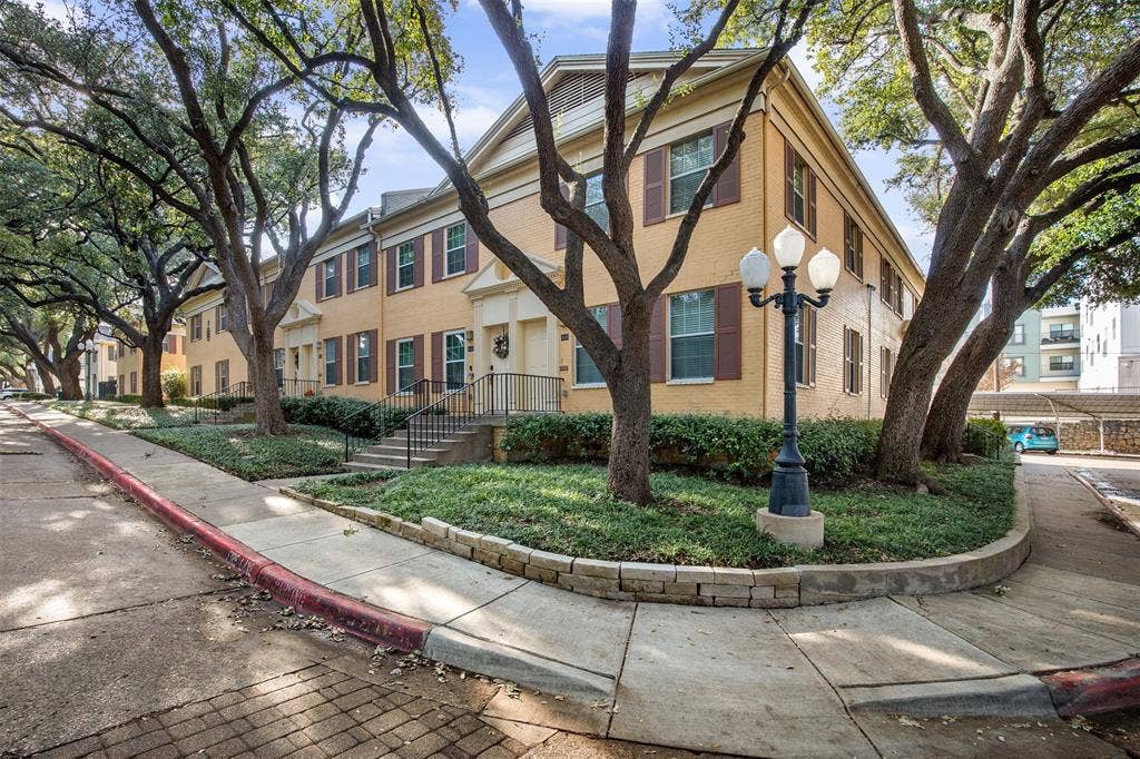 4751B Bradford Drive, Dallas, TX 75219