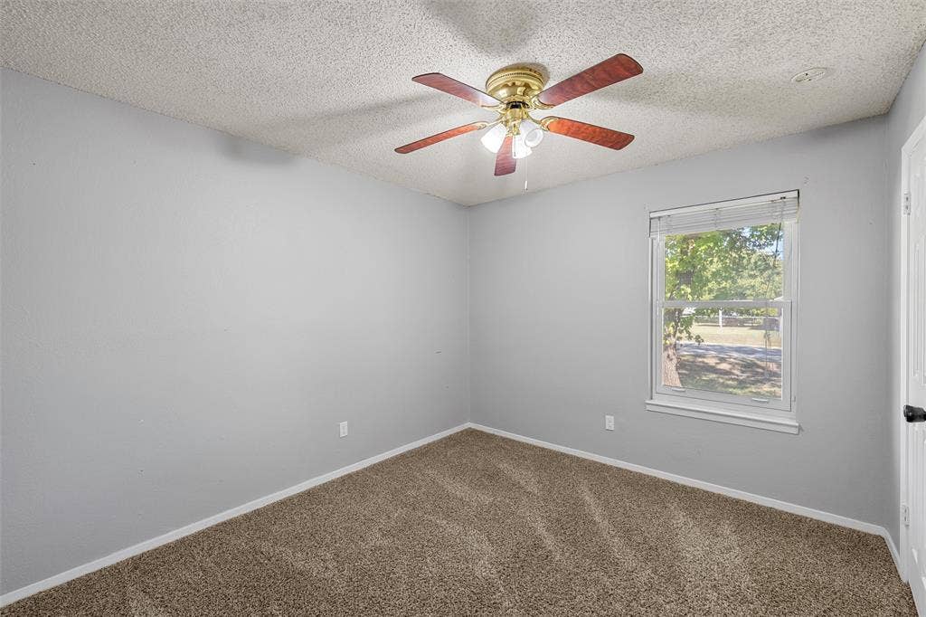 900 N Bunker Drive, Robinson, TX 76706 900 N Bunker Drive, Robinson, TX 76706