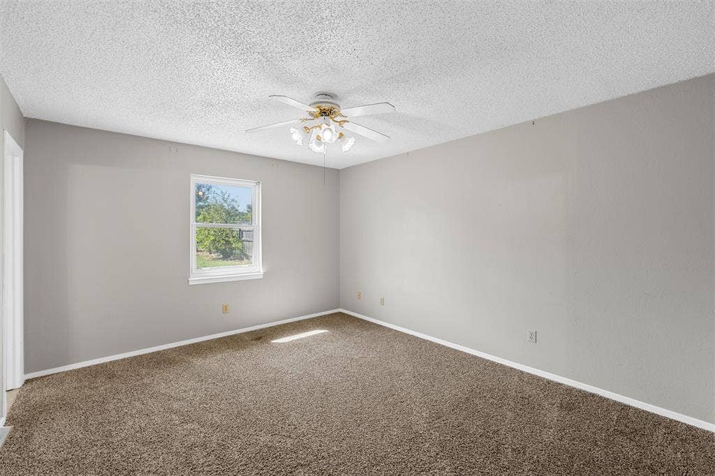 900 N Bunker Drive, Robinson, TX 76706 900 N Bunker Drive, Robinson, TX 76706