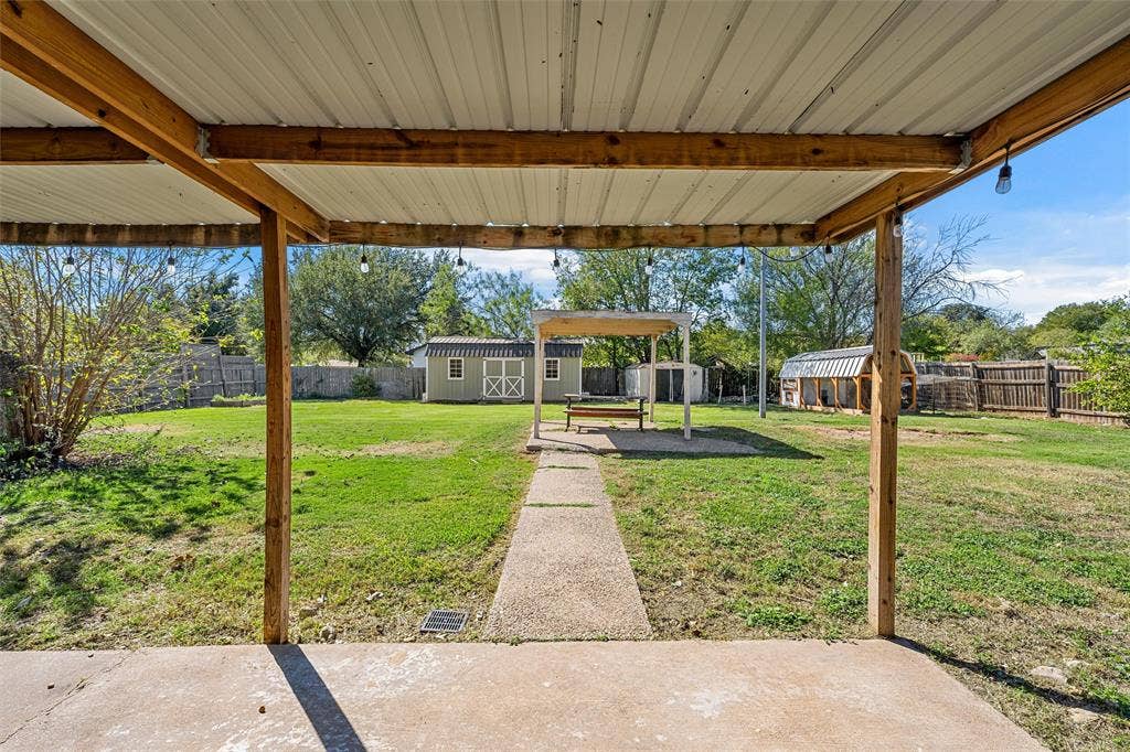 900 N Bunker Drive, Robinson, TX 76706 900 N Bunker Drive, Robinson, TX 76706