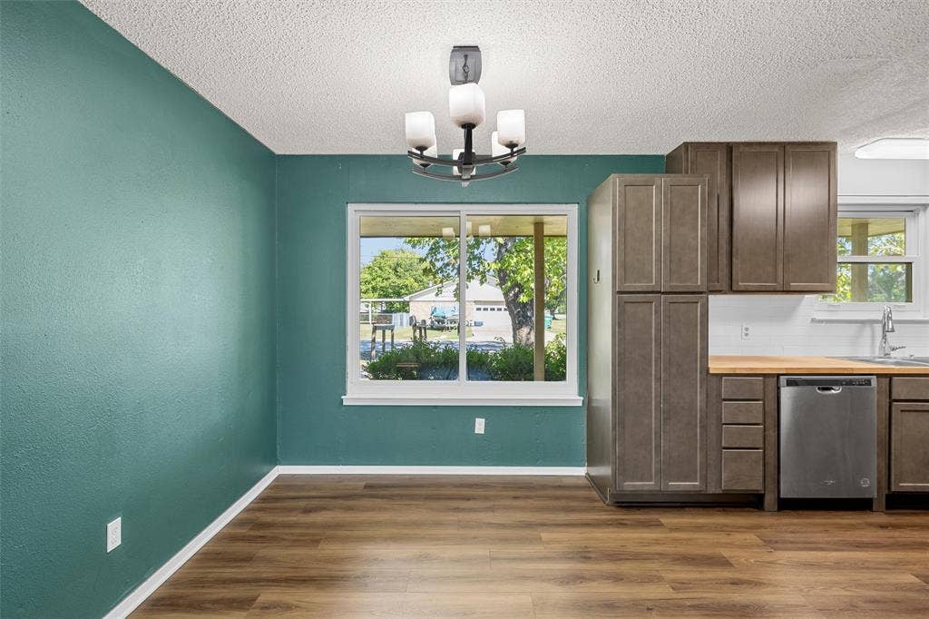 900 N Bunker Drive, Robinson, TX 76706 900 N Bunker Drive, Robinson, TX 76706
