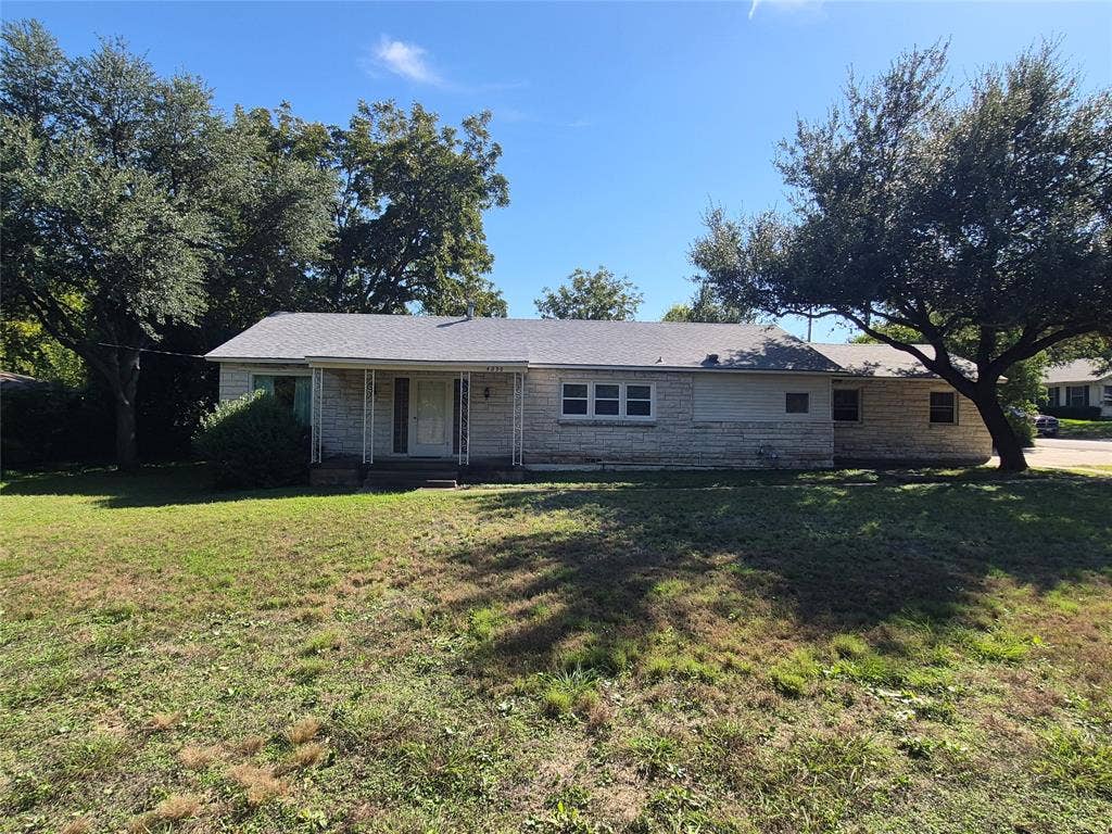 4230 Hillcrest Drive, Waco, TX 76710 4230 Hillcrest Drive, Waco, TX 76710