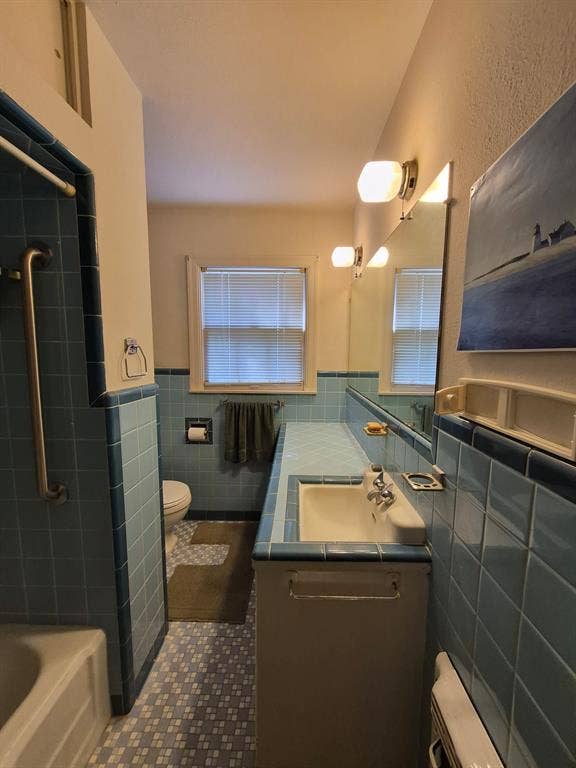 4230 Hillcrest Drive, Waco, TX 76710 4230 Hillcrest Drive, Waco, TX 76710