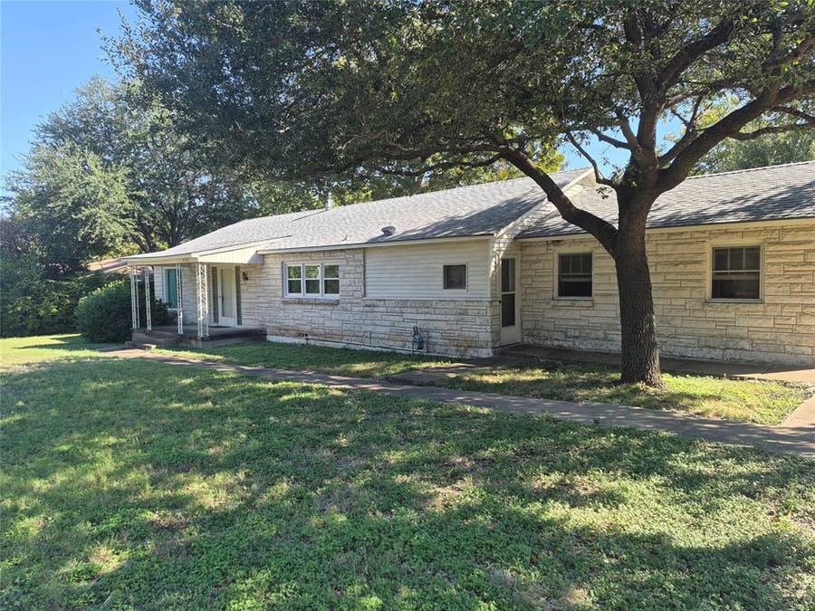 Property photo for 4230 Hillcrest Drive, Waco, TX