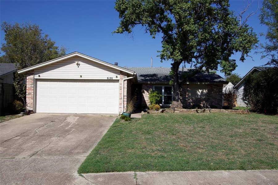 Property photo for 626 Thornwood Trail, Grand Prairie, TX