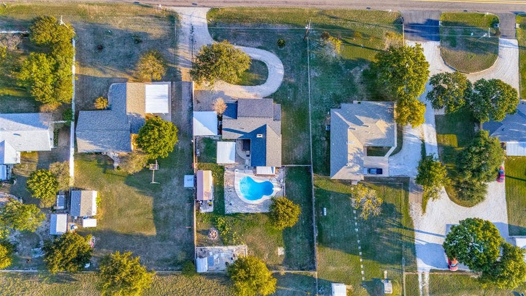 332 Fm 1493, Waxahachie, TX 75167 332 Fm 1493, Waxahachie, TX 75167
