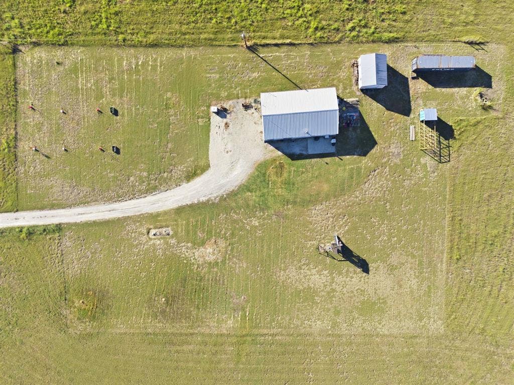 7292 County Road 1048, Celeste, TX 75423