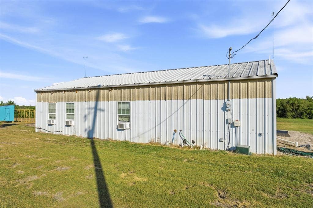 7292 County Road 1048, Celeste, TX 75423