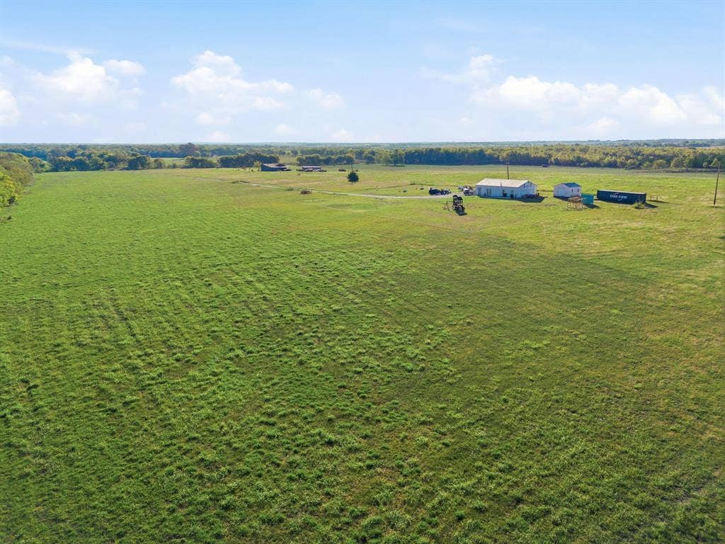 7292 County Road 1048, Celeste, TX 75423