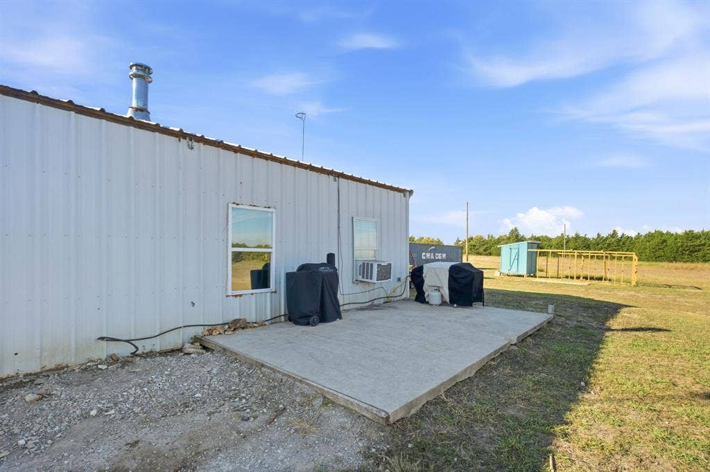7292 County Road 1048, Celeste, TX 75423