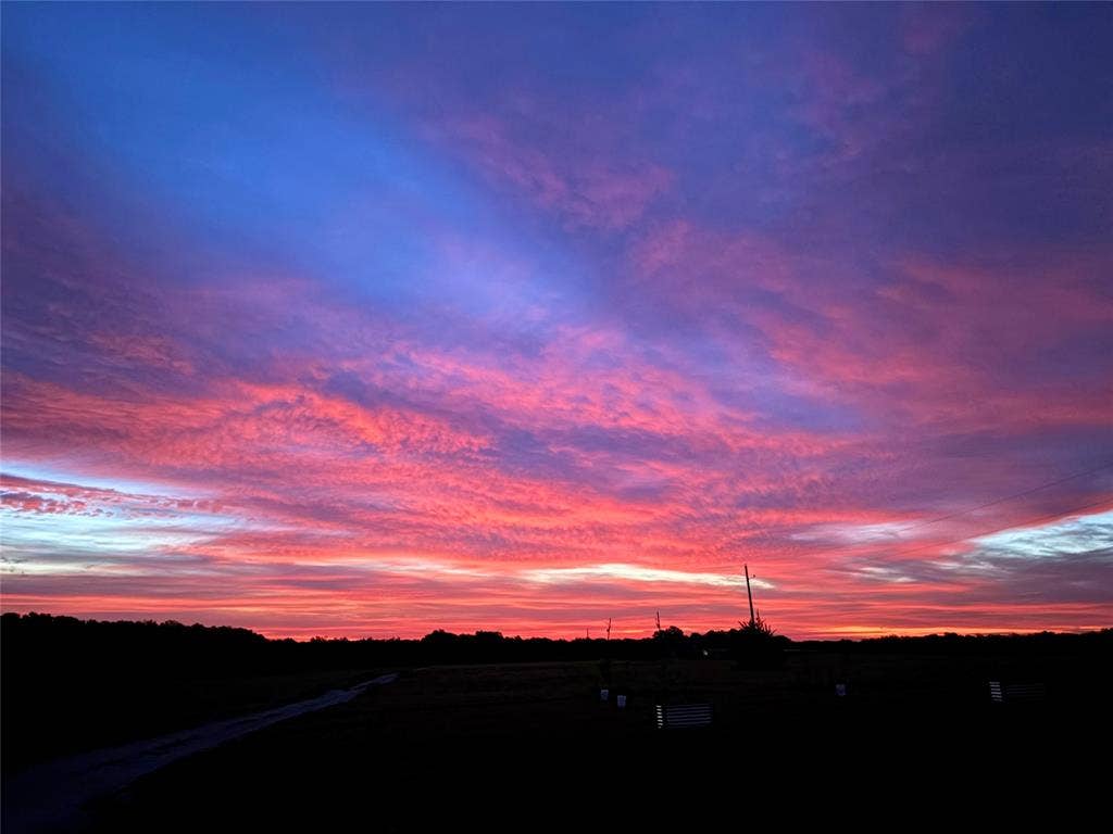 Gorgeous Texas sunset in the backyard