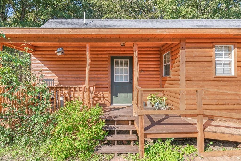 15993 County Road 4059, Kemp, TX 75143 Front porch for enjoying the outdoors