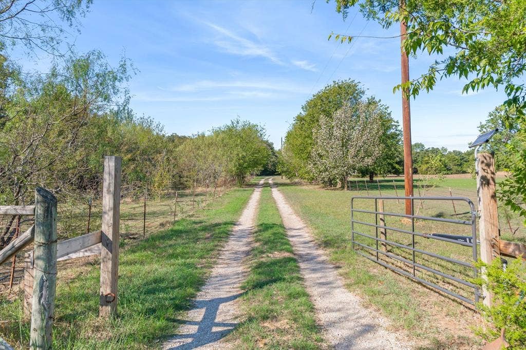 15993 County Road 4059, Kemp, TX 75143 Gated entry. The stress is left behind here.