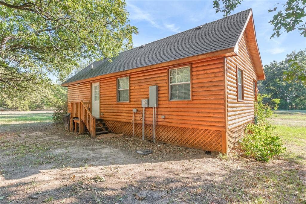 15993 County Road 4059, Kemp, TX 75143 Back porch leads to the peaceful area behind the home