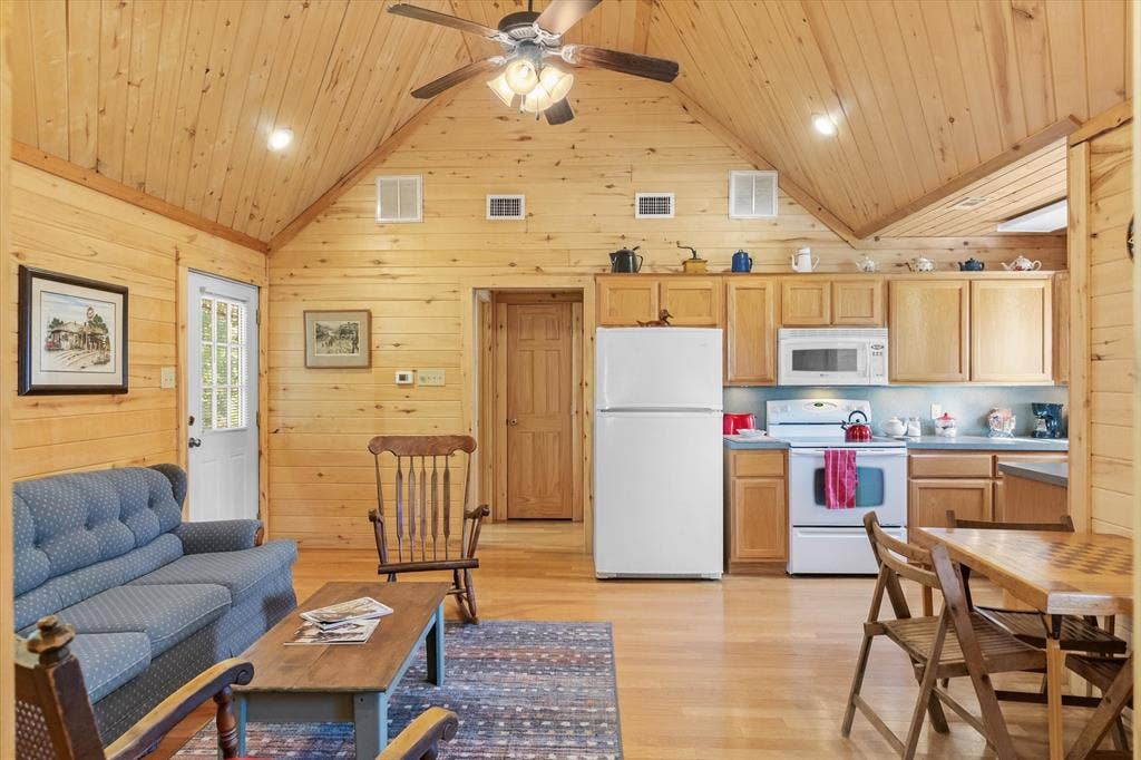15993 County Road 4059, Kemp, TX 75143 The home feels warm and inviting from the minute you walk in.