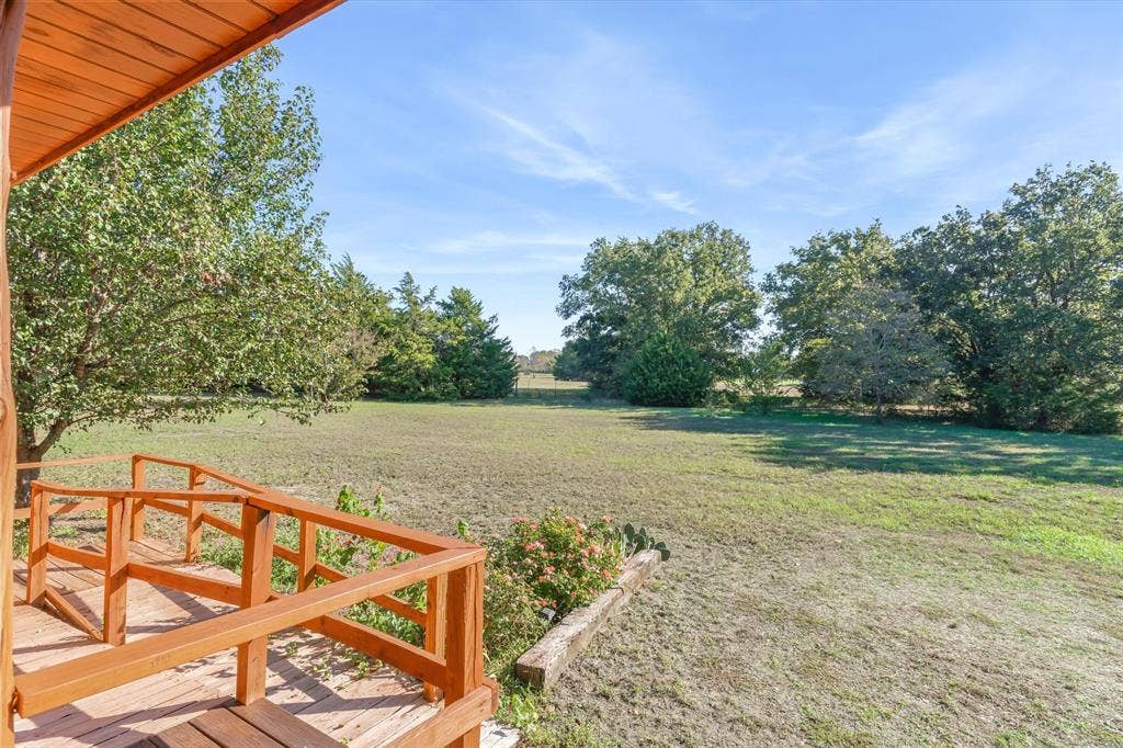 15993 County Road 4059, Kemp, TX 75143 The country views are amazing!