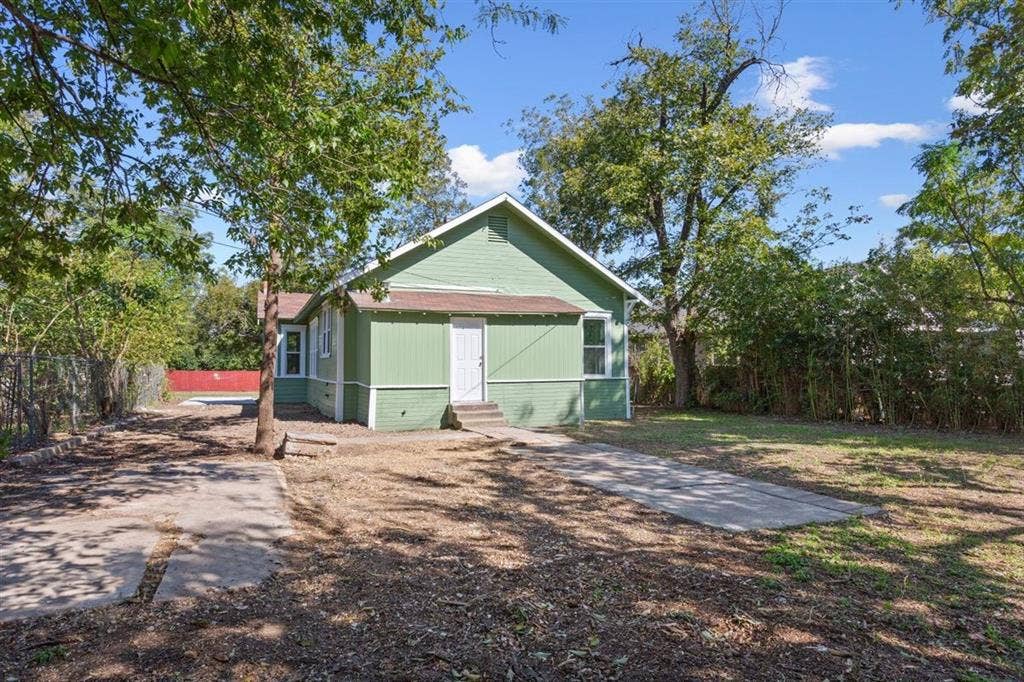 1304 N 22nd Street, Waco, TX 76707 1304 N 22nd Street, Waco, TX 76707