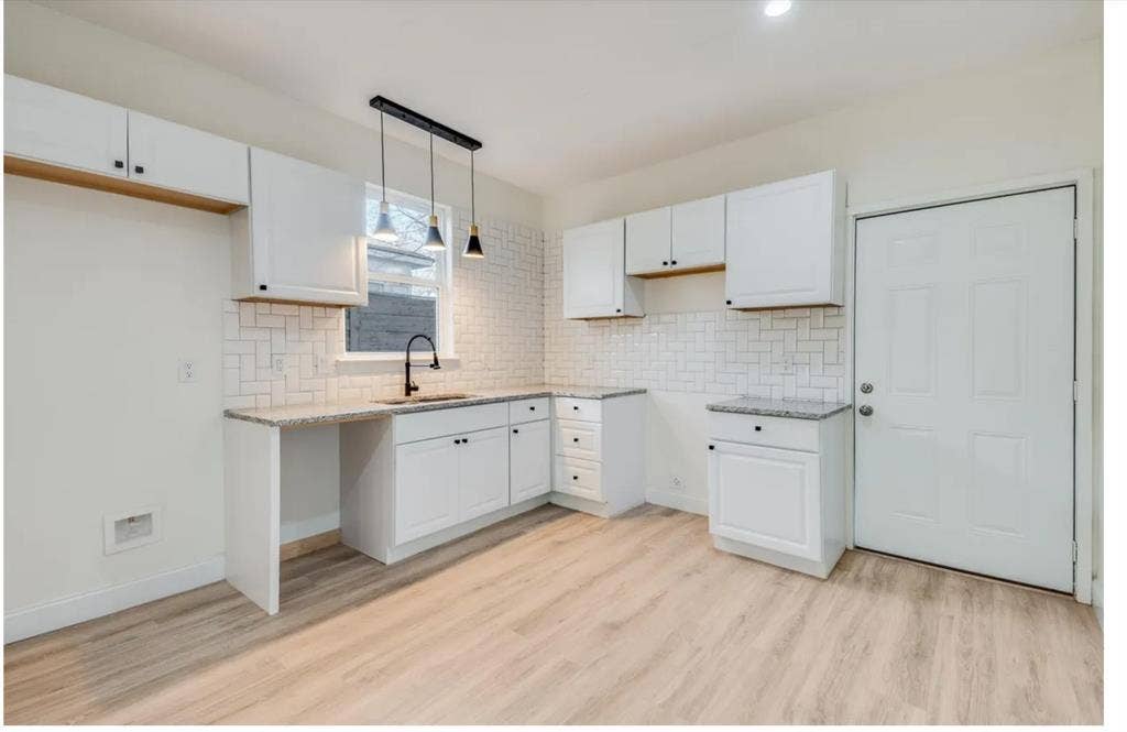 805 W 9th Street, Dallas, TX 75208
