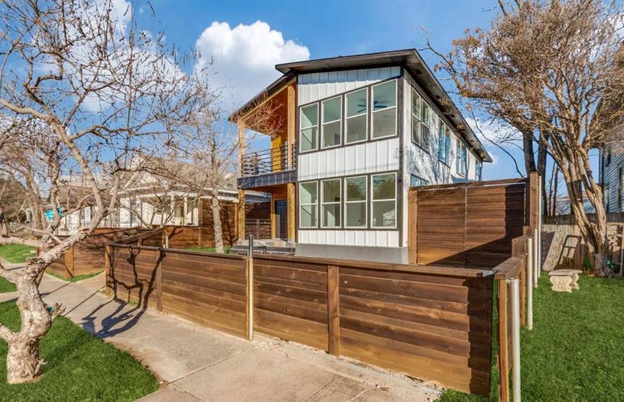 Property photo for 805 W 9th Street, Dallas, TX