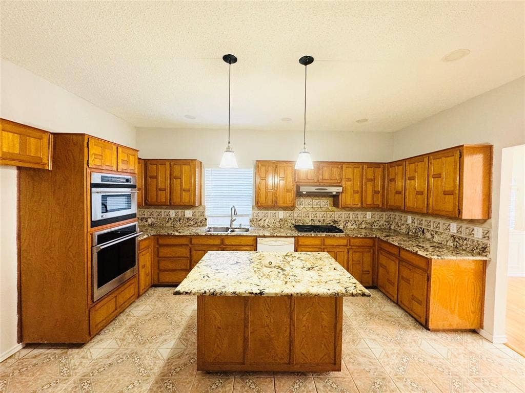 2305 Buckeye Drive, Mesquite, TX 75181 2305 Buckeye Drive, Mesquite, TX 75181