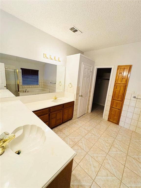 2305 Buckeye Drive, Mesquite, TX 75181 2305 Buckeye Drive, Mesquite, TX 75181