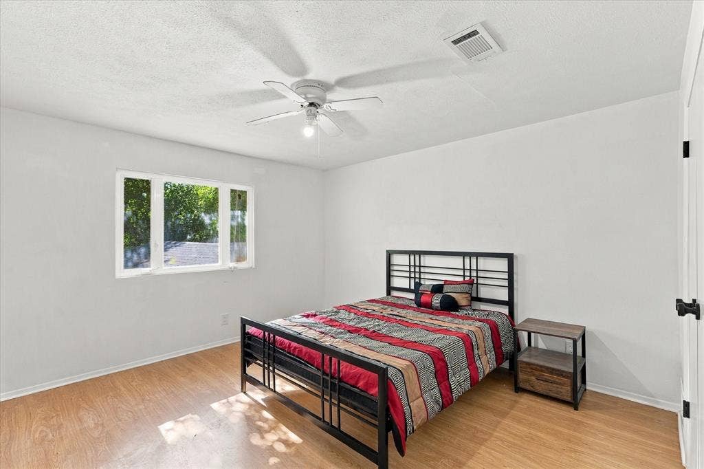 7638 Royal Lane, Dallas, TX 75230 7638 Royal Lane, Dallas, TX 75230