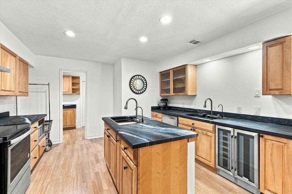 7638 Royal Lane, Dallas, TX 75230 7638 Royal Lane, Dallas, TX 75230