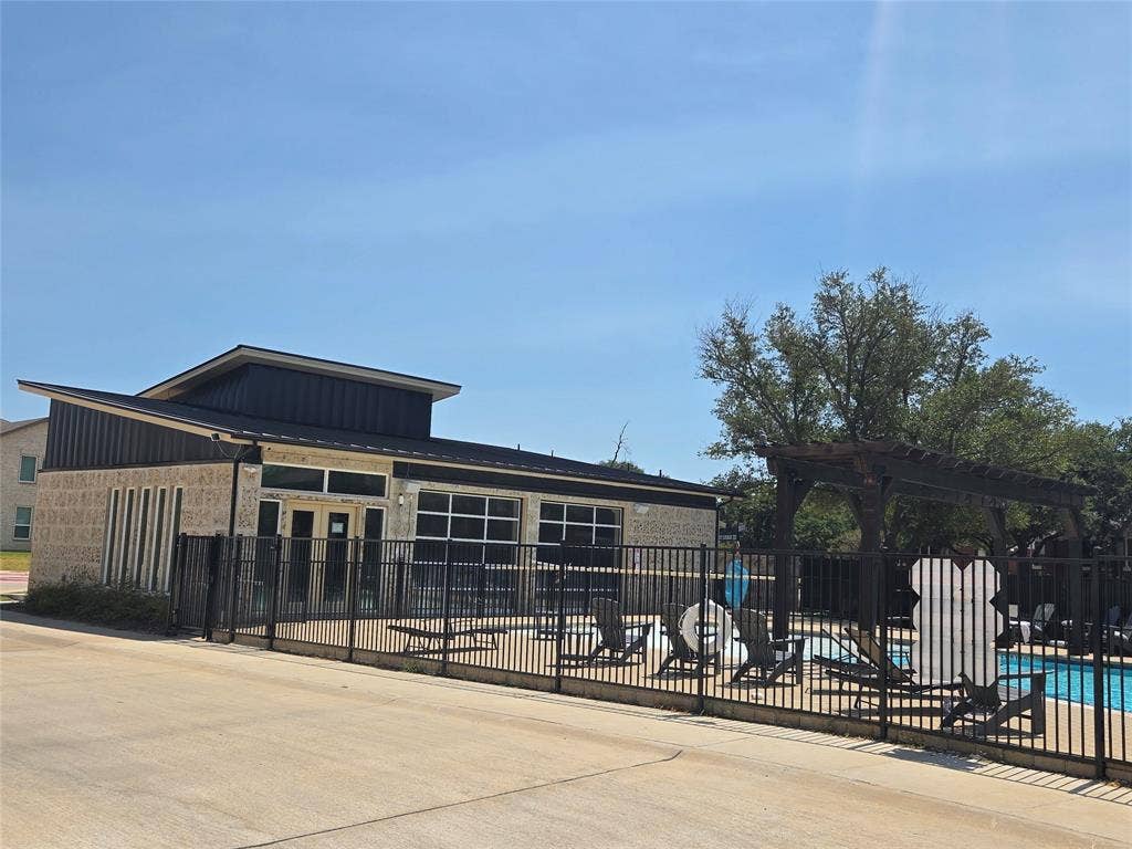 9839 Romo Street, Irving, TX 75063 9839 Romo Street, Irving, TX 75063