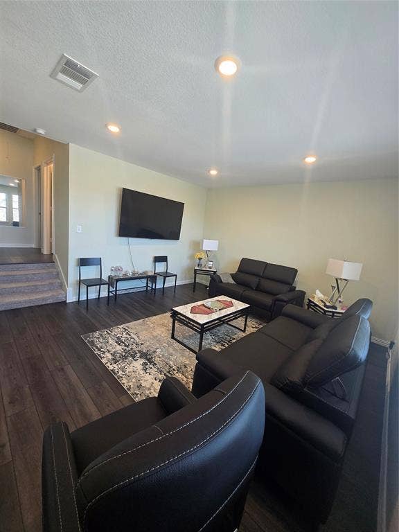 9839 Romo Street, Irving, TX 75063 9839 Romo Street, Irving, TX 75063
