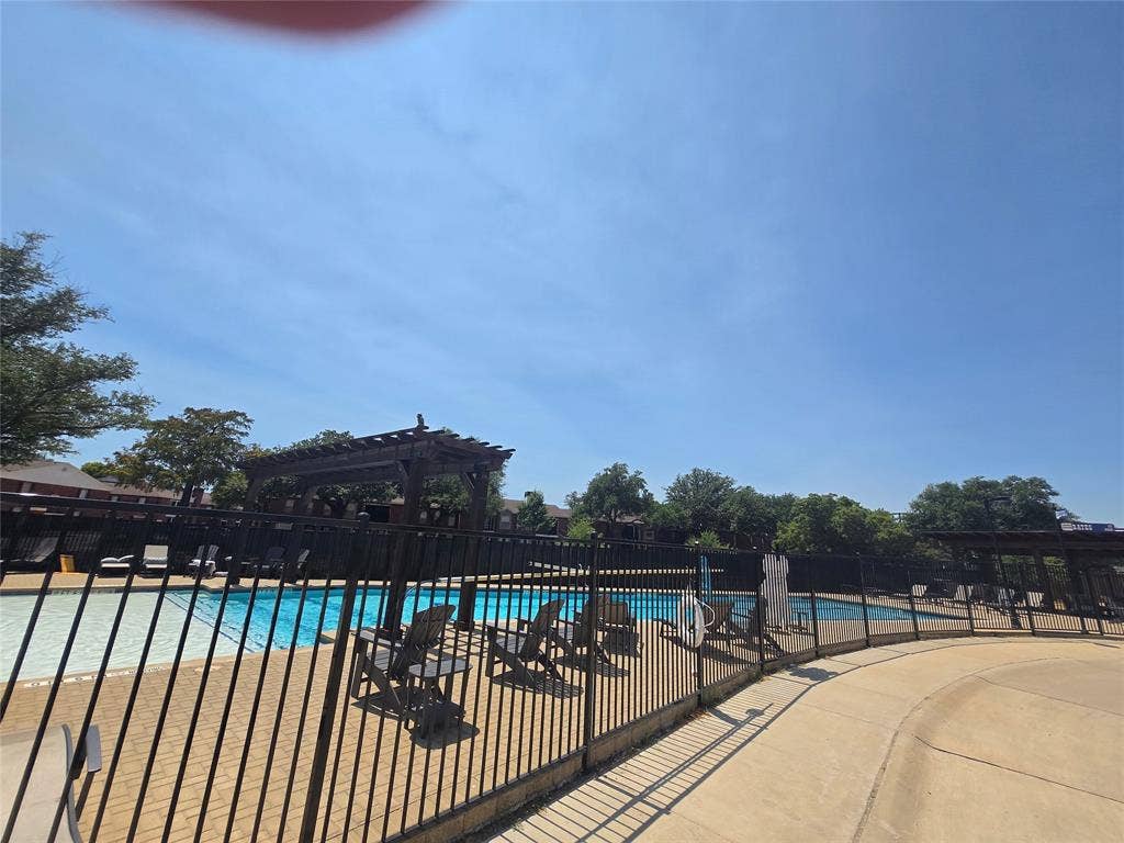 9839 Romo Street, Irving, TX 75063 9839 Romo Street, Irving, TX 75063