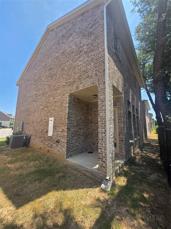 9839 Romo Street, Irving, TX 75063 9839 Romo Street, Irving, TX 75063
