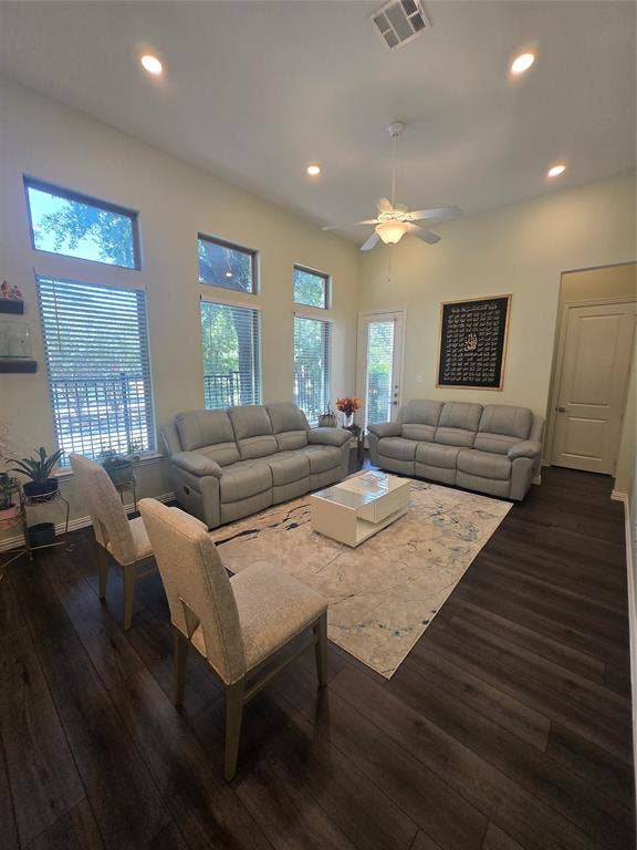 9839 Romo Street, Irving, TX 75063 9839 Romo Street, Irving, TX 75063