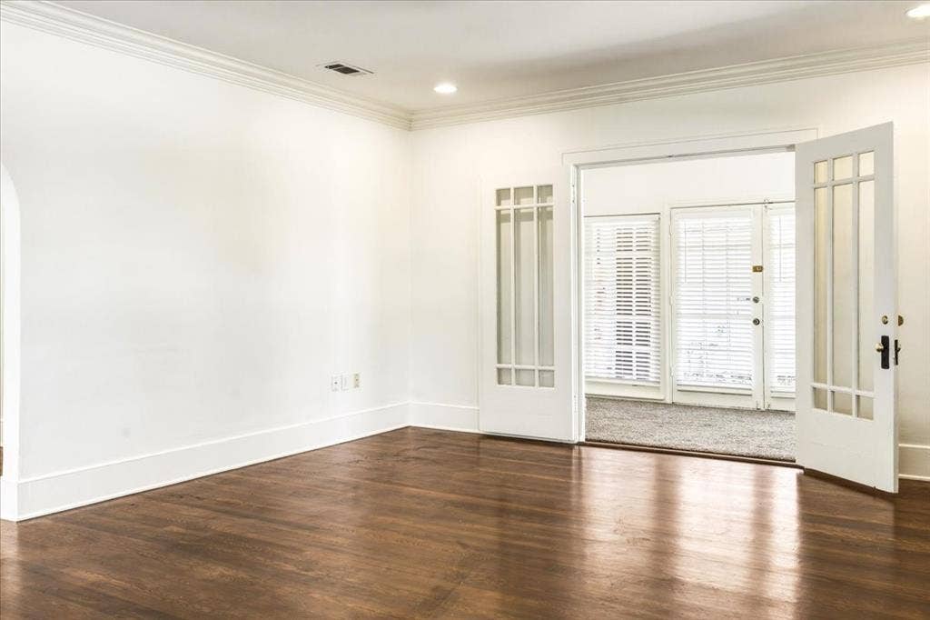 826 Cedar Hill Avenue, Dallas, TX 75208