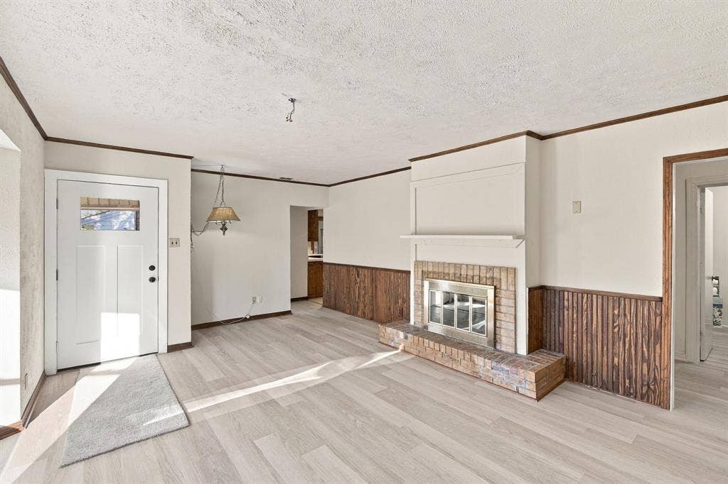 830 Truman Circle, Lancaster, TX 75146 Fireplace