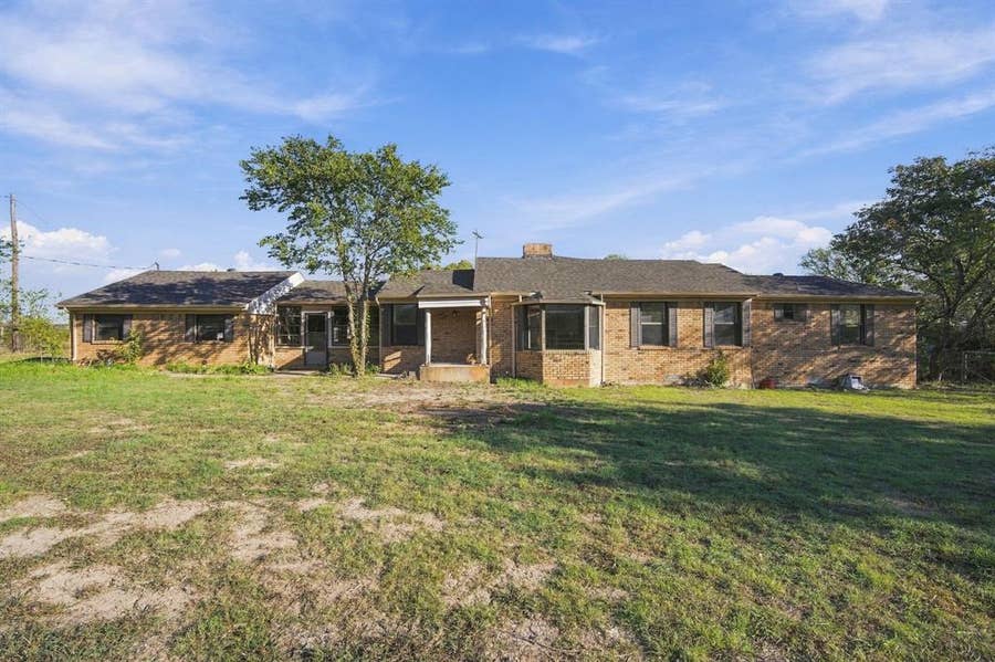 Property photo for 830 Truman Circle, Lancaster, TX