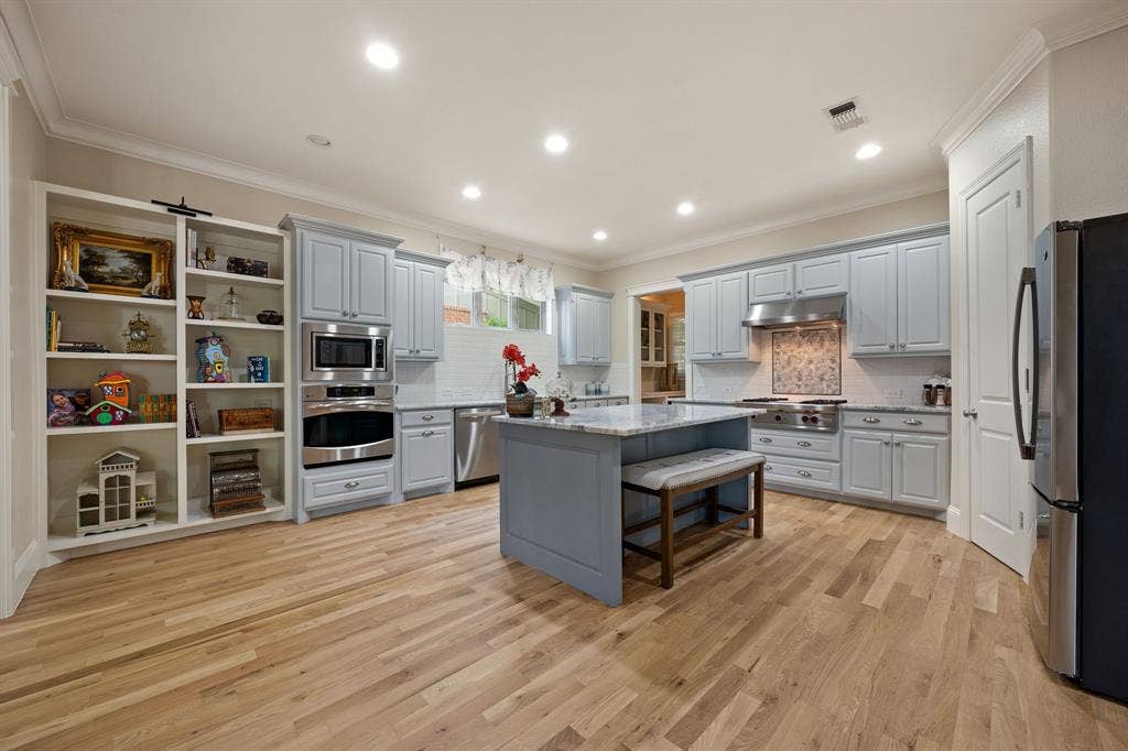 2324 Grassmere Lane, McKinney, TX 75071 Wide kitchen view