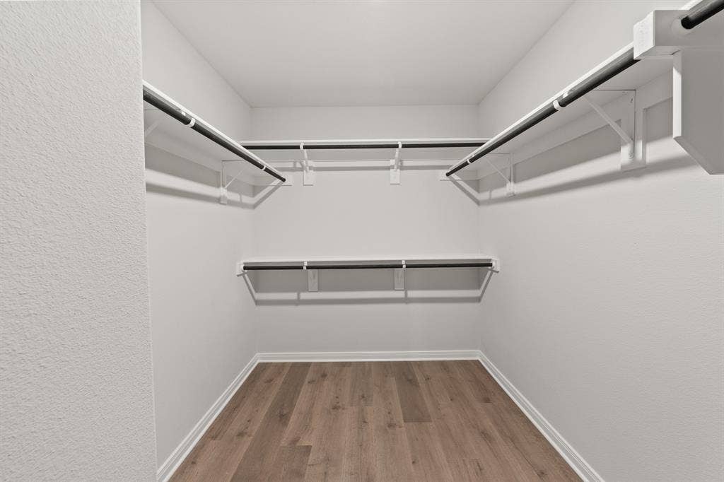 936 Camelia Grove Court, Hutchins, TX 75141 Walk-in closet