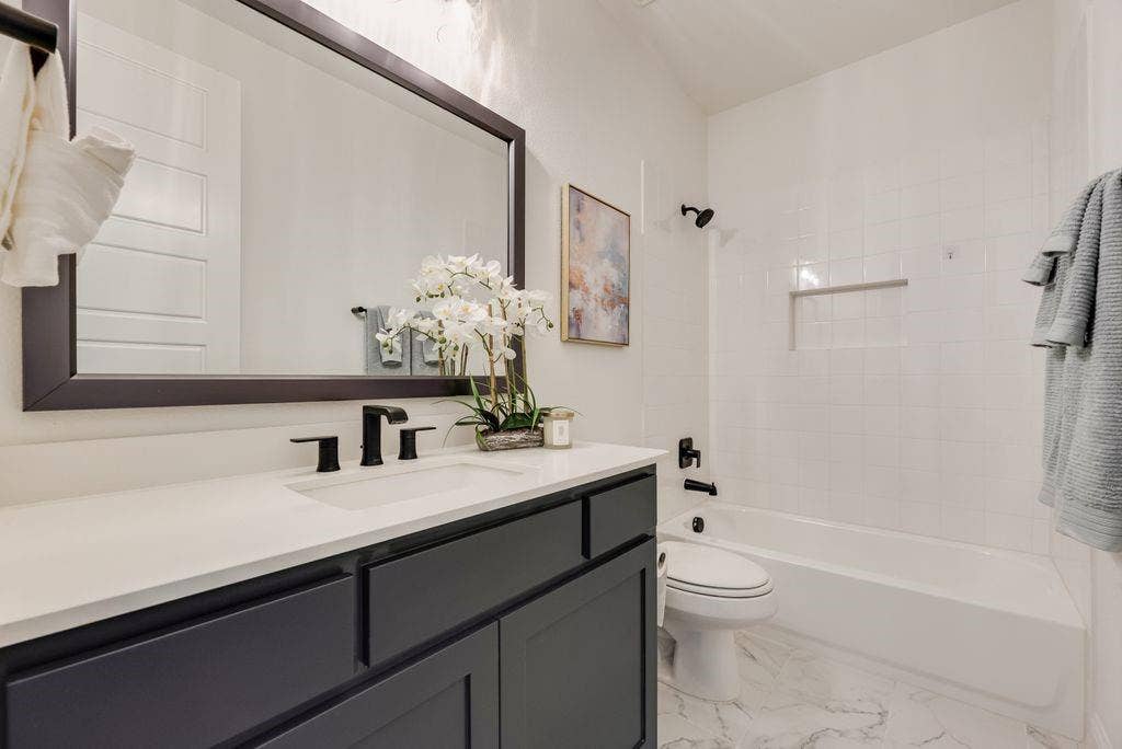 3501 Truro Street, Celina, TX 75009 ensuite bath