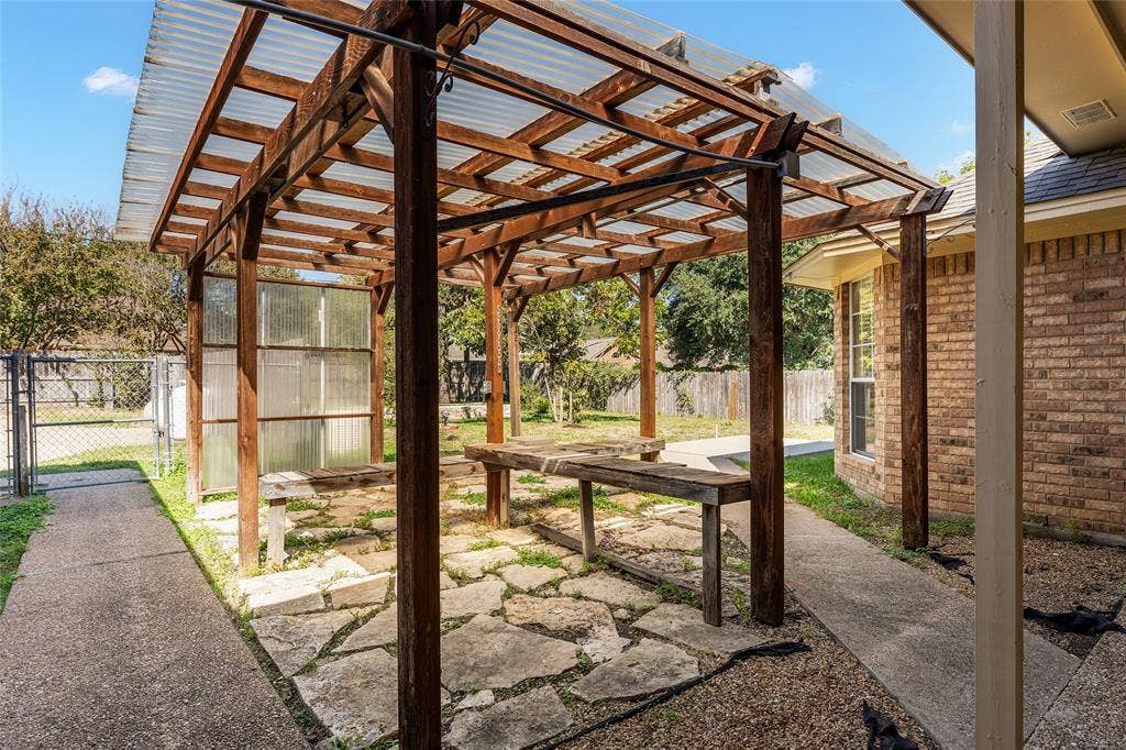 1331 Western Ridge Drive, Waco, TX 76712