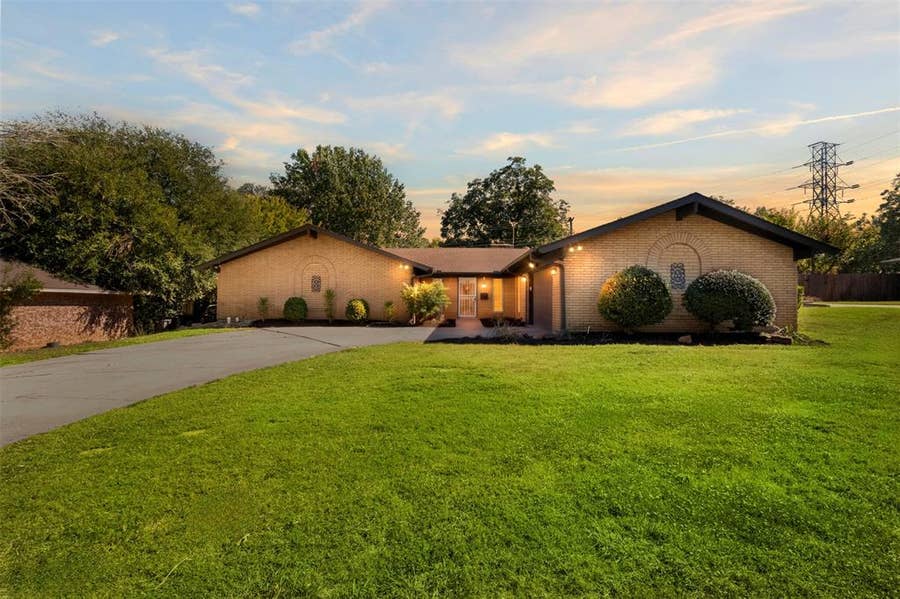 Property photo for 6313 Whitman Avenue, Fort Worth, TX