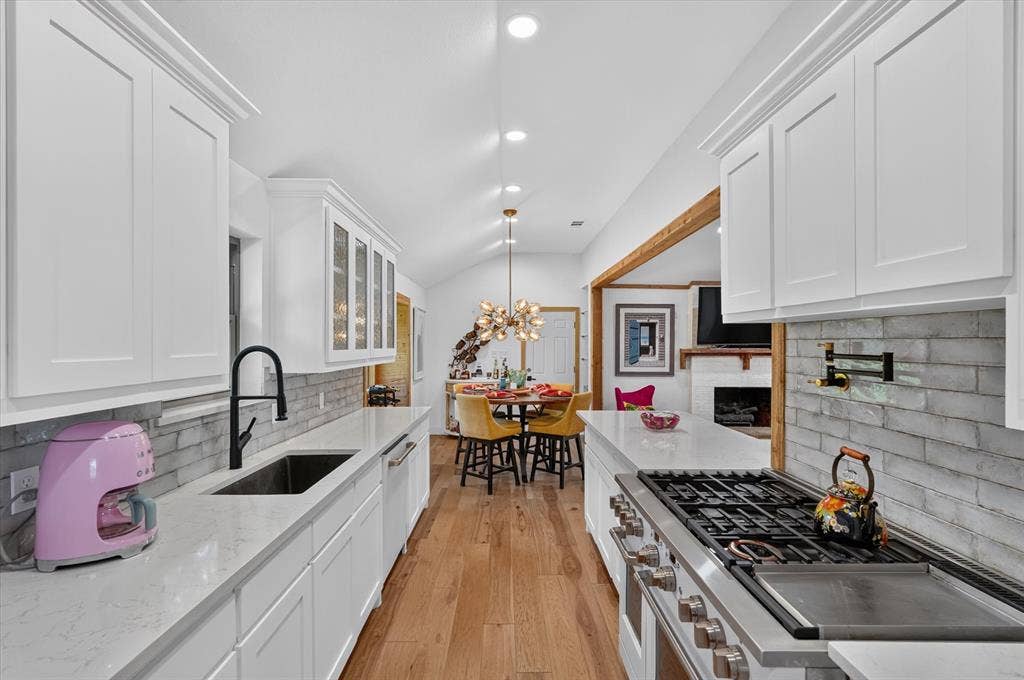 803 Village Green Drive, Rockwall, TX 75087 803 Village Green Drive, Rockwall, TX 75087