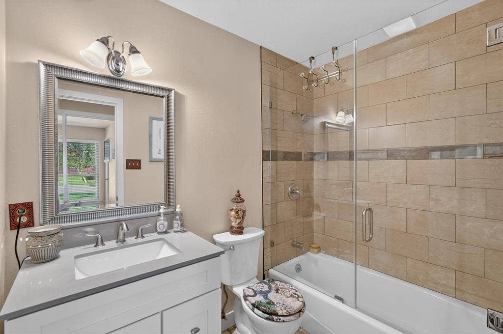 803 Village Green Drive, Rockwall, TX 75087 803 Village Green Drive, Rockwall, TX 75087