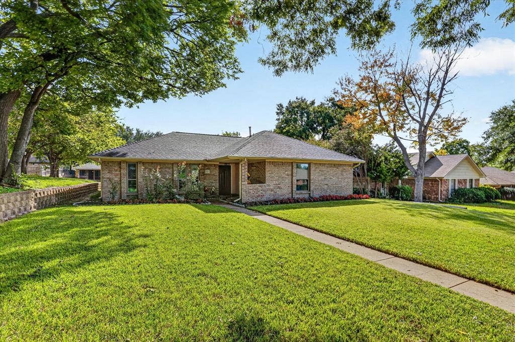 803 Village Green Drive, Rockwall, TX 75087 803 Village Green Drive, Rockwall, TX 75087